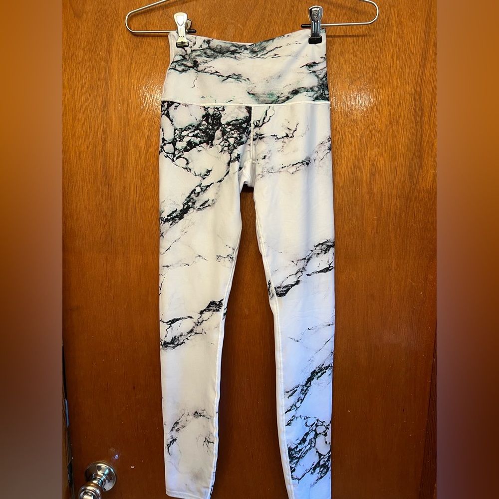 Colorado Threads - White Marble Yoga Pants
